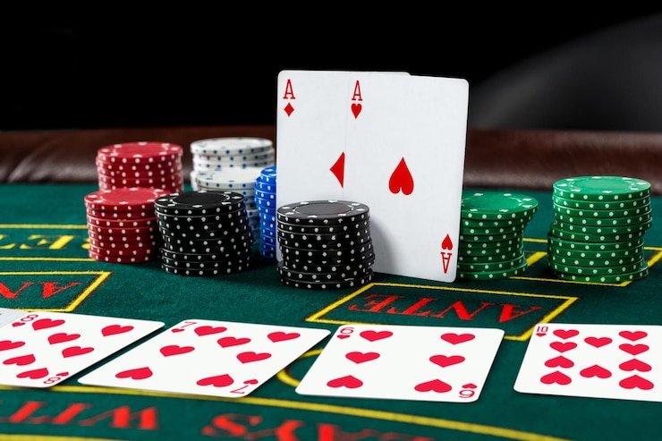 Panel roulette Phoenix Rises menampilkan roda, tabel taruhan, dan statistik hasil terakhir